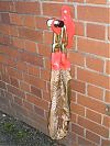 Untouchable Hook Wall Anchor with a 16mm x 1.5m Security Chain