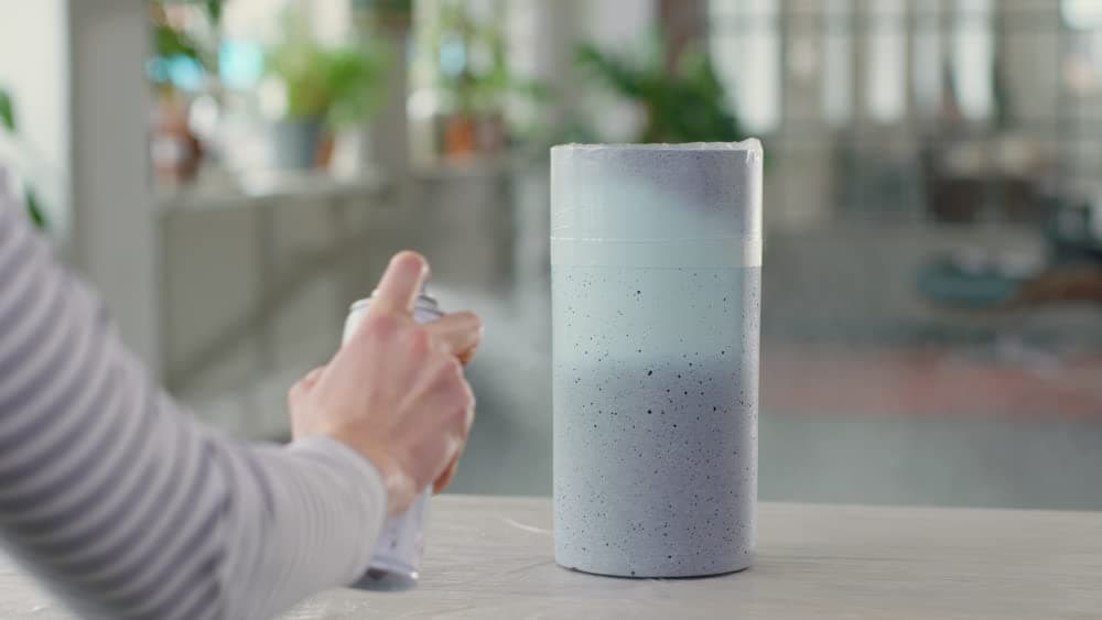 edding 5200 permanent spray clear lacquer - transparent glossy - 200 ml - acrylic paint finishing spray with a glossy finish - for sealing and protecting paint - acrylic clear paint