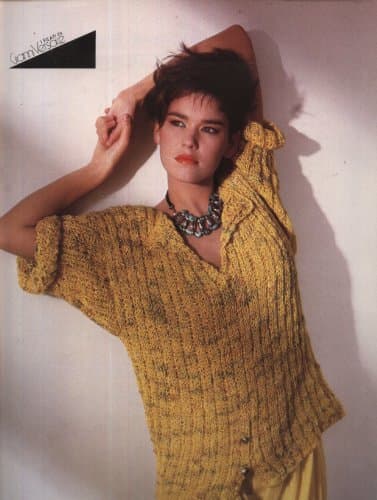 Gianni Versace Designer Knitting Pattern : Ladies Ribbed Sweater (Size : Medium) (In English/French/German/Italian text) (Orfeo by Gianni Versace) Pamphlet – 1 Jan. 1990