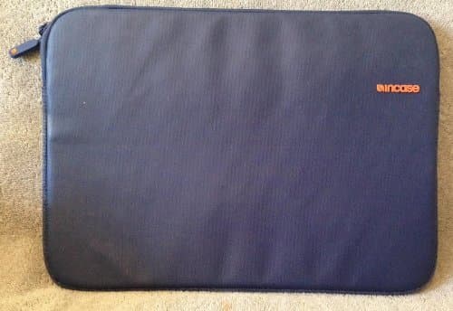 Carrying Case (Sleeve) for 13" MacBook Pro - Navy