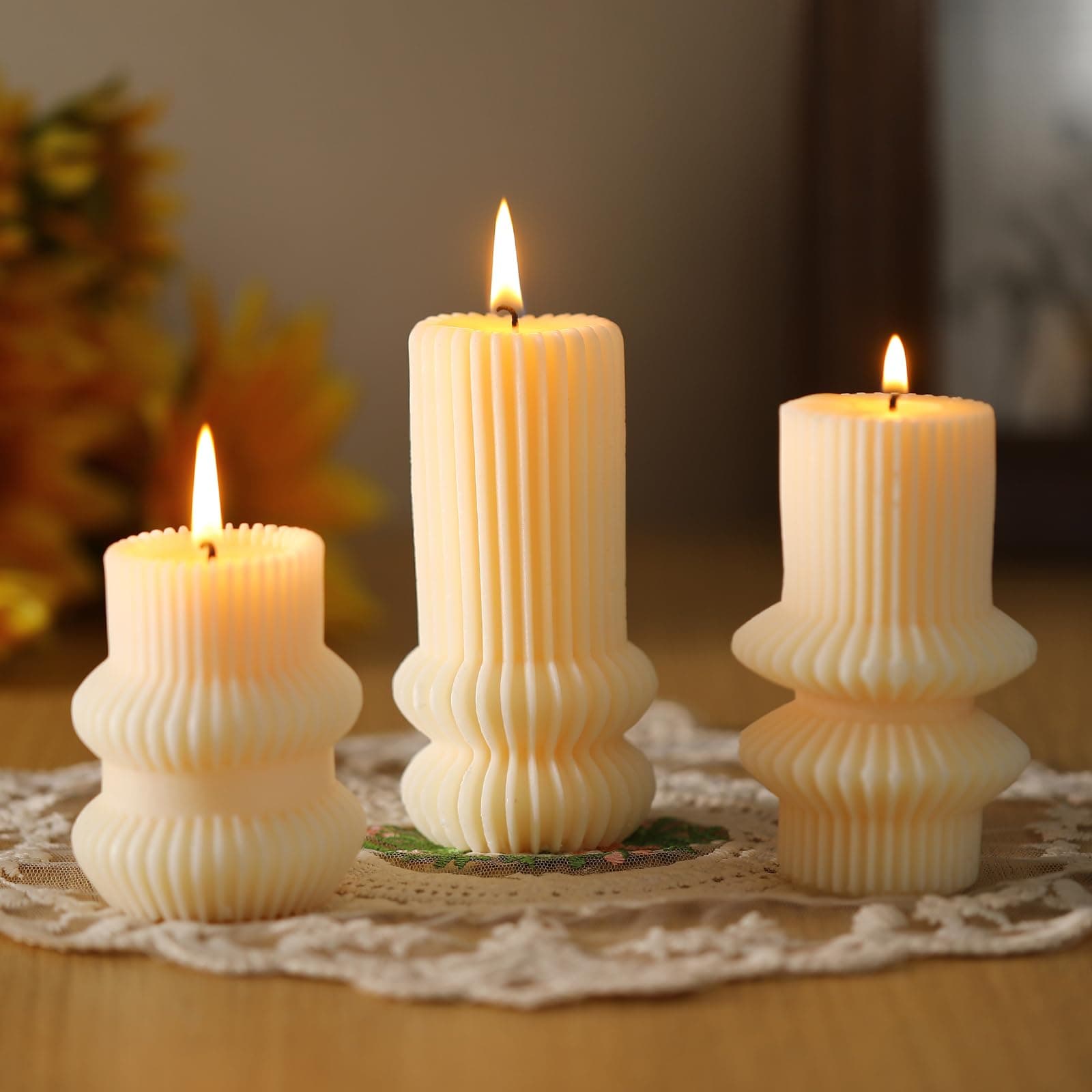 MTLEE 3 Pcs 4.7, 4.2, 3.2 in Height, Small Ribbed Pillar Candles Scented Aesthetic Modern Decorative Soy Wax Candles for Wedding Dinner Christmas Home Decor(Ivory White)