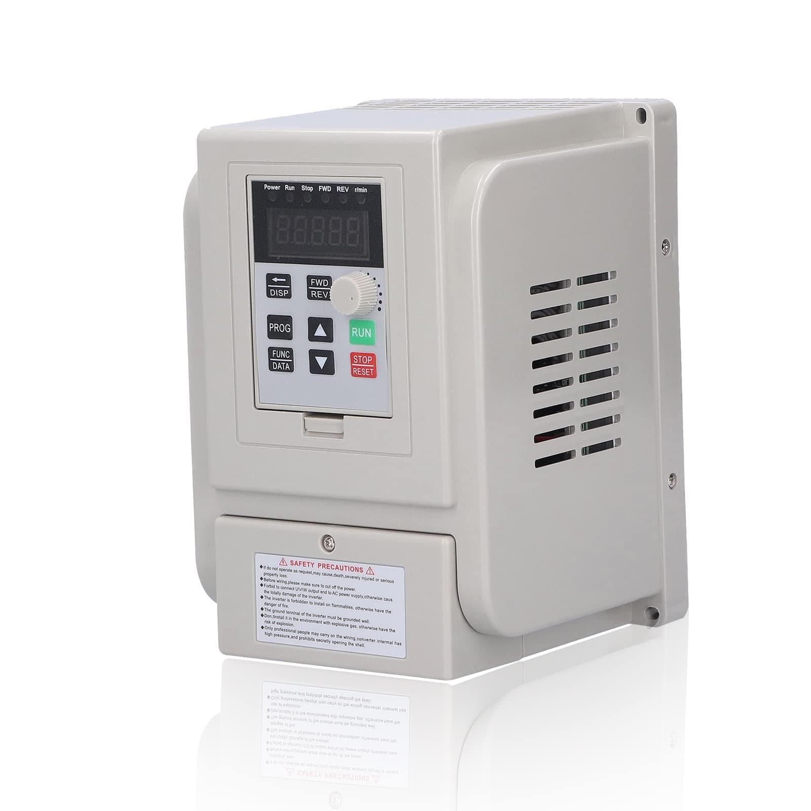 Wisoqu VFD Frequency Drive, Single Phase Input 110 VAC Three Phase Output 220 VAC Variable Frequency Drive, Motor Speed Controller, 220 V 1500 W AT5‑1500X