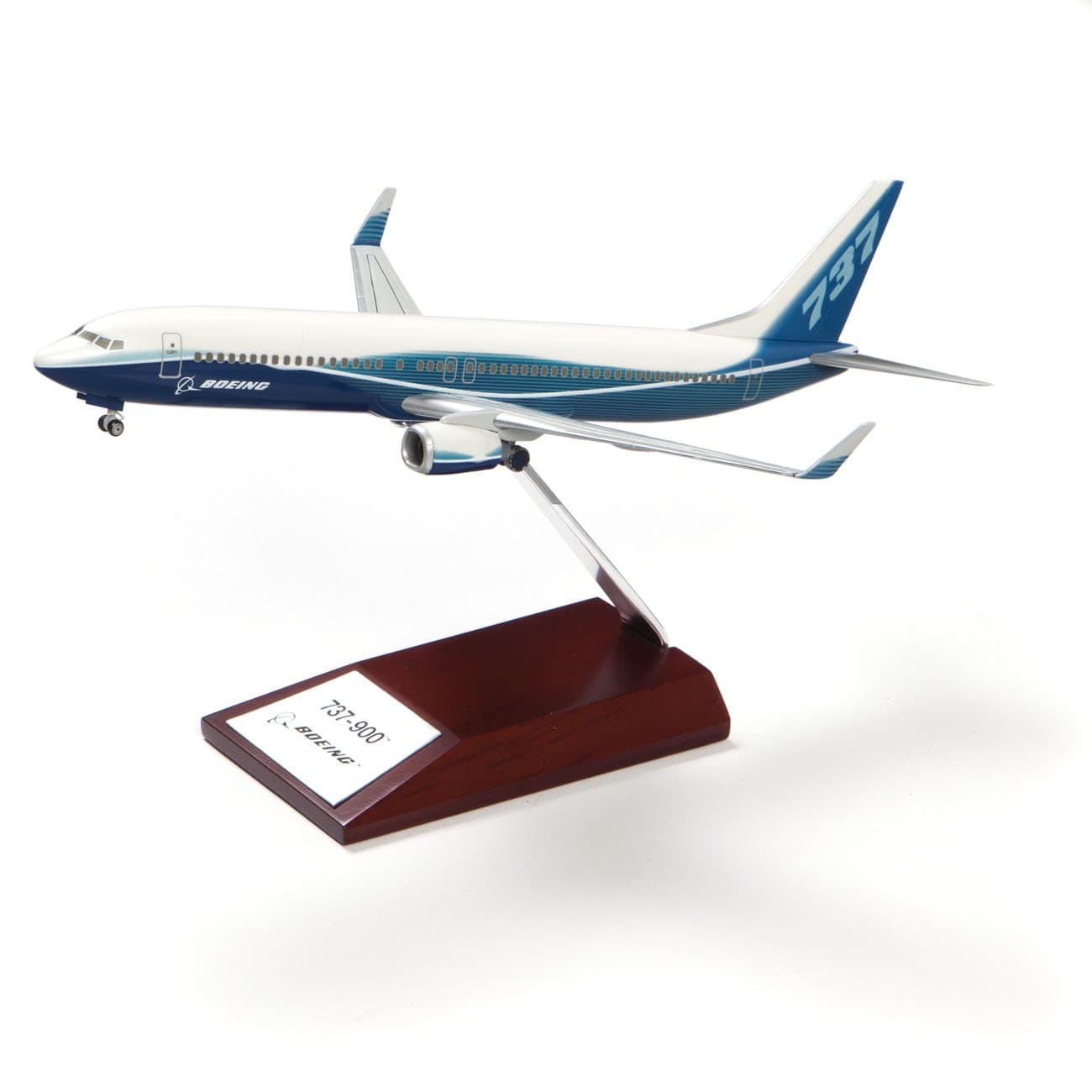 737-900 Snap-Together Model with Wood Base