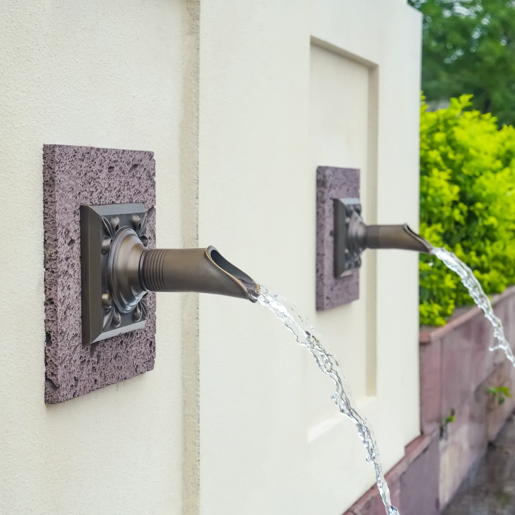 Solid Brass Made Exquisite Handcrafted Waterfall Spout for Landscape, Water Fountain Spout Scupper Luxury Decoration for Pools, Ponds, Water Walls