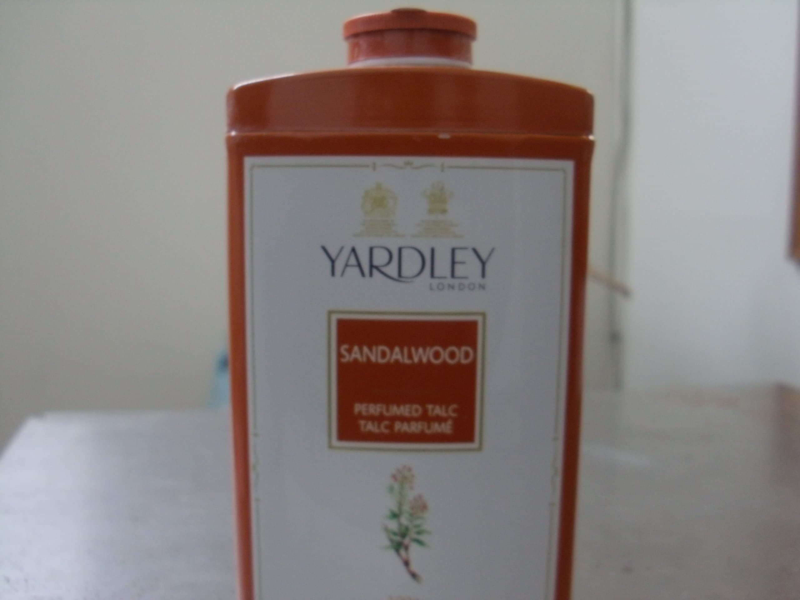 Yardley Sandalwood Perfumed Talc