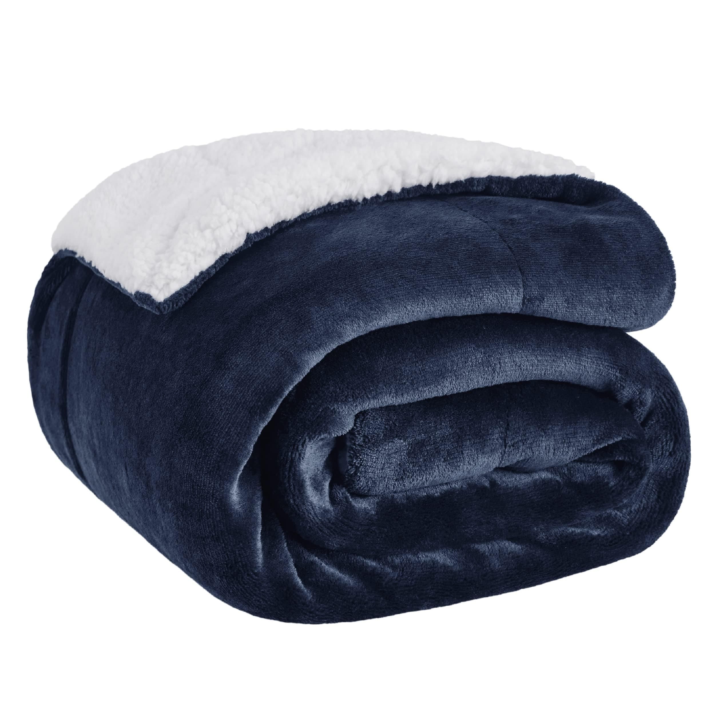 Bedsure Sherpa Fleece Throw Blanket - Fluffy Microfiber Solid Blankets for Bed and Couch Travel/Single Size, Navy Blue, 130x150cm