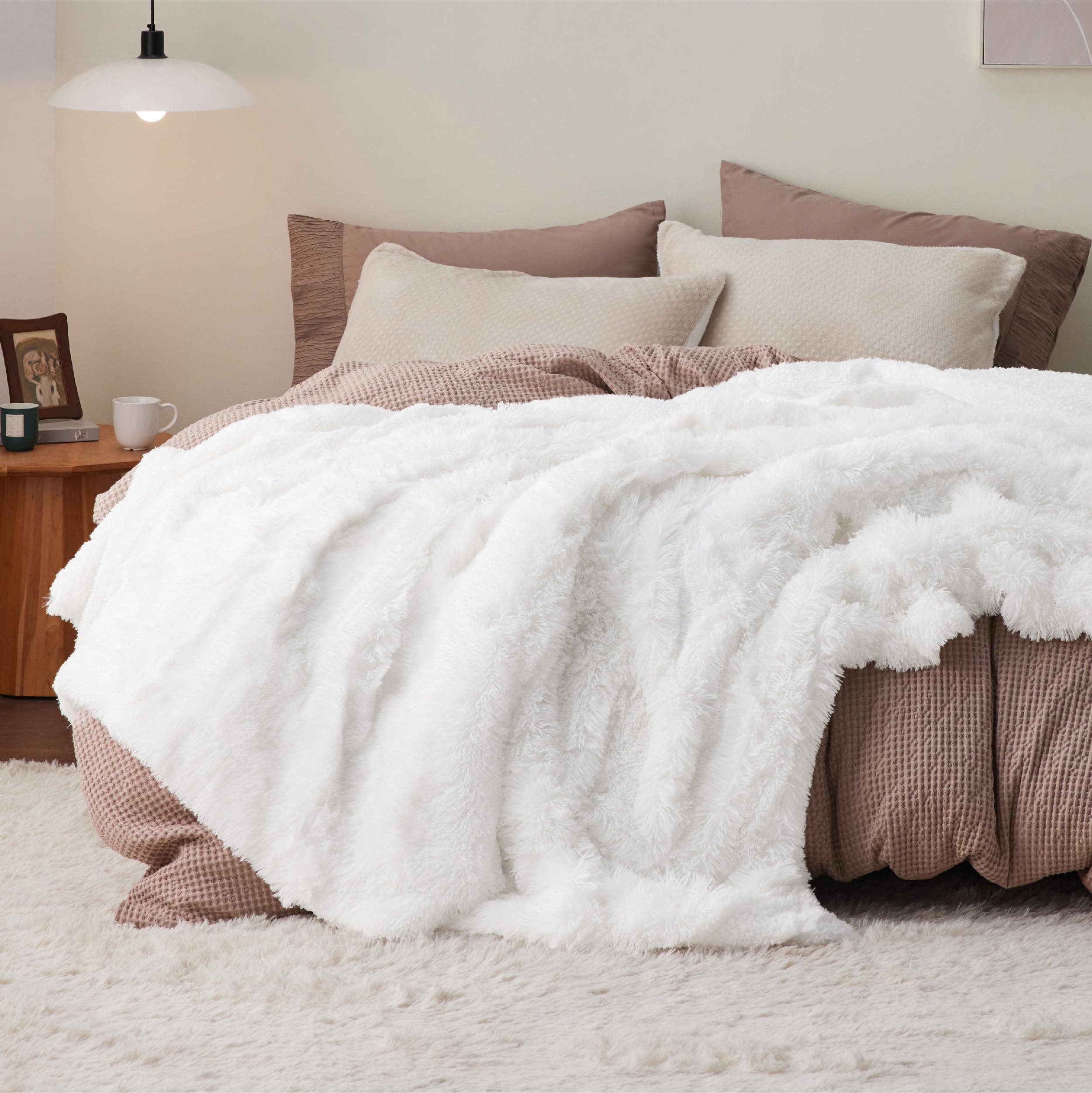 GentleSoft Fluffy White King Size Blanket for Bed, Thick Soft Sherpa Faux Fur Fleece Bedding Fuzzy Plush Winter Warm Heavy Large King Blanket, Cozy White Gifts for Men Women, 108x90