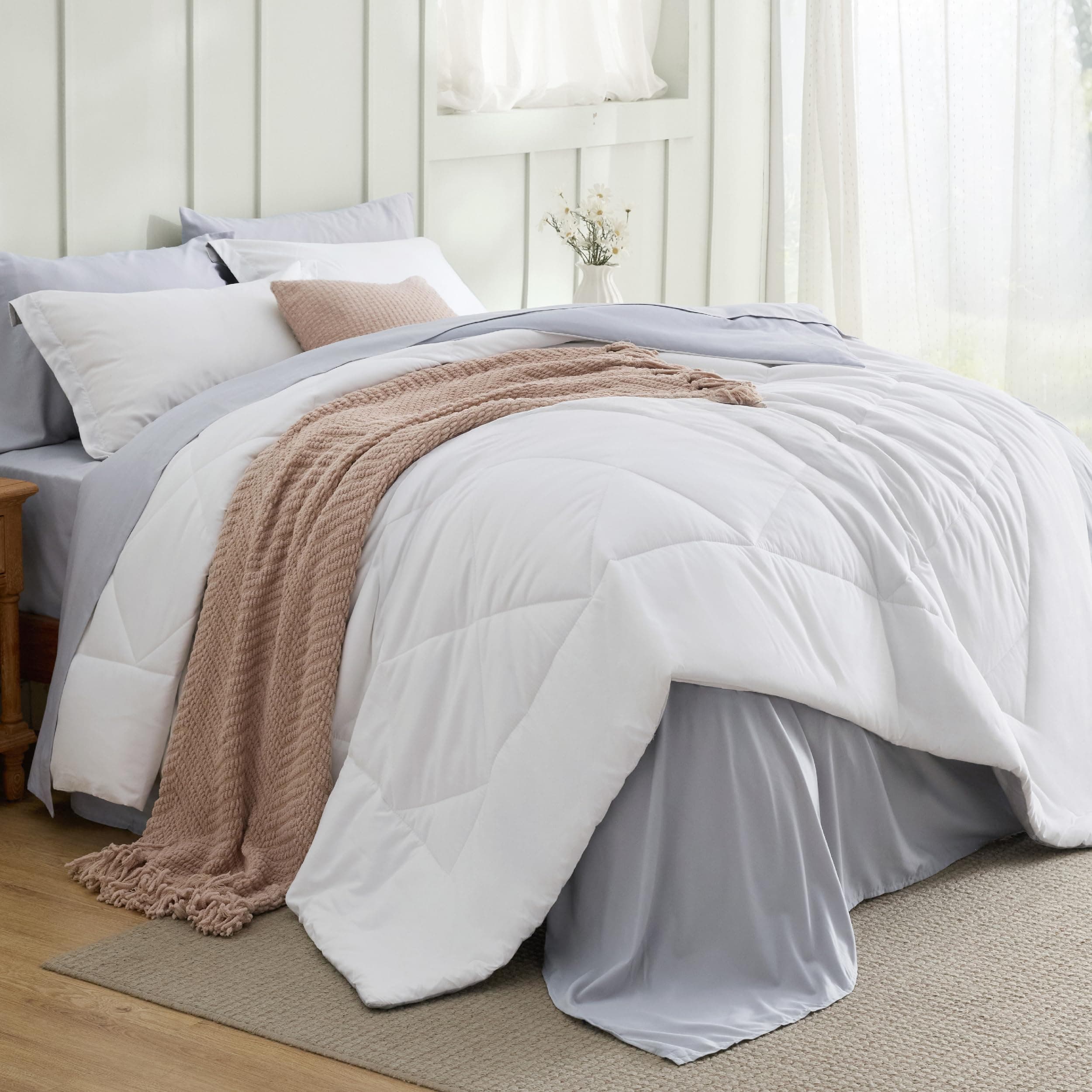 Bedsure Queen Comforter Set - 7 Pieces Reversible White and Grey Bedding, Queen Bed Set for All Seasons, Bed in a Bag with Down Alternative Comforter, Grey Sheets, Pillowcases & Shams