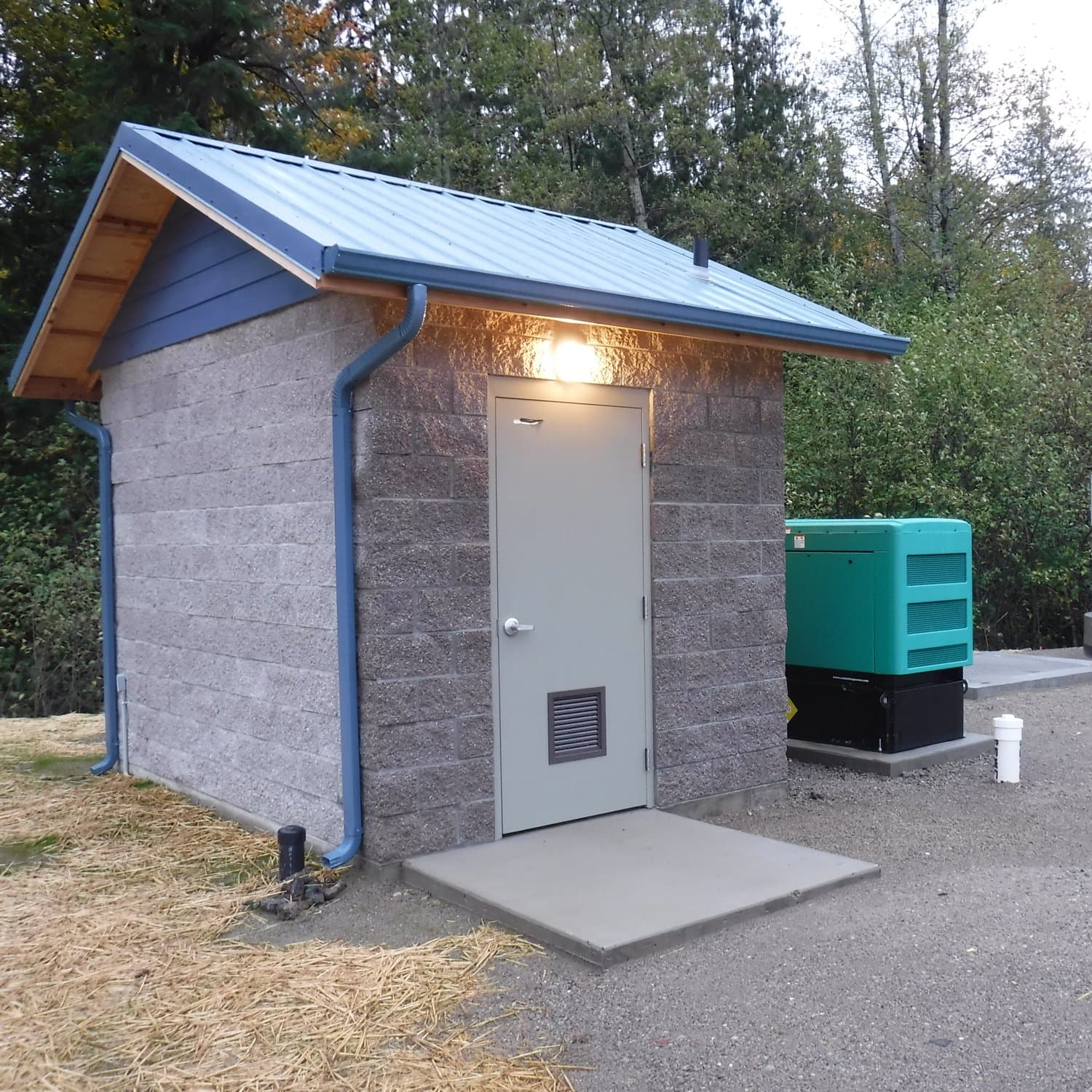 Romtec 2642 - SplitLok Concrete Utility Building