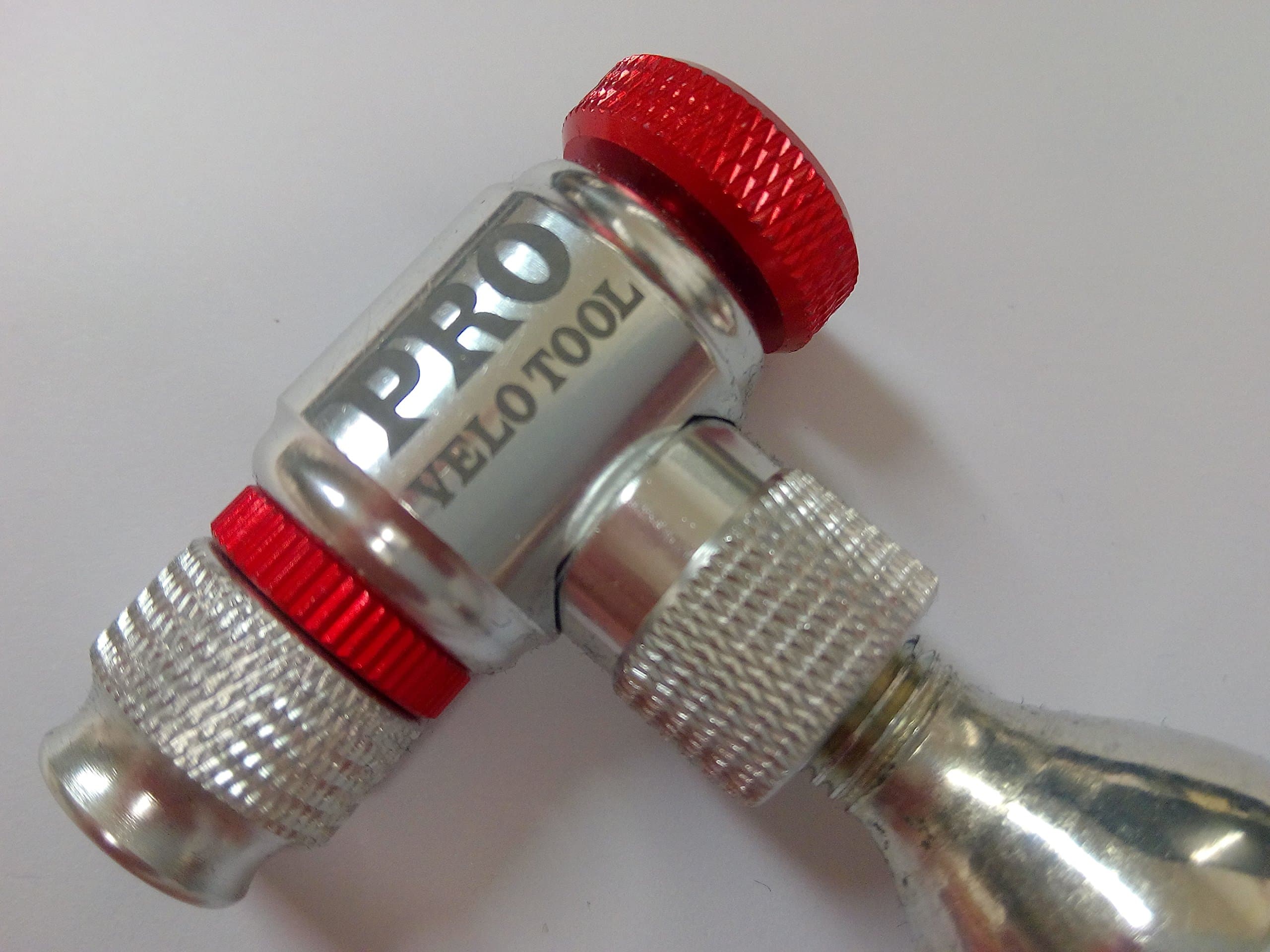 Pro Velo Tools CO2 Inflator Fast & Easy - Presta & Schrader Valve Compatible - Bicycle Tyre Pump For Road, Commuter & Mountain Bikes - CO2 Cartridges not included.