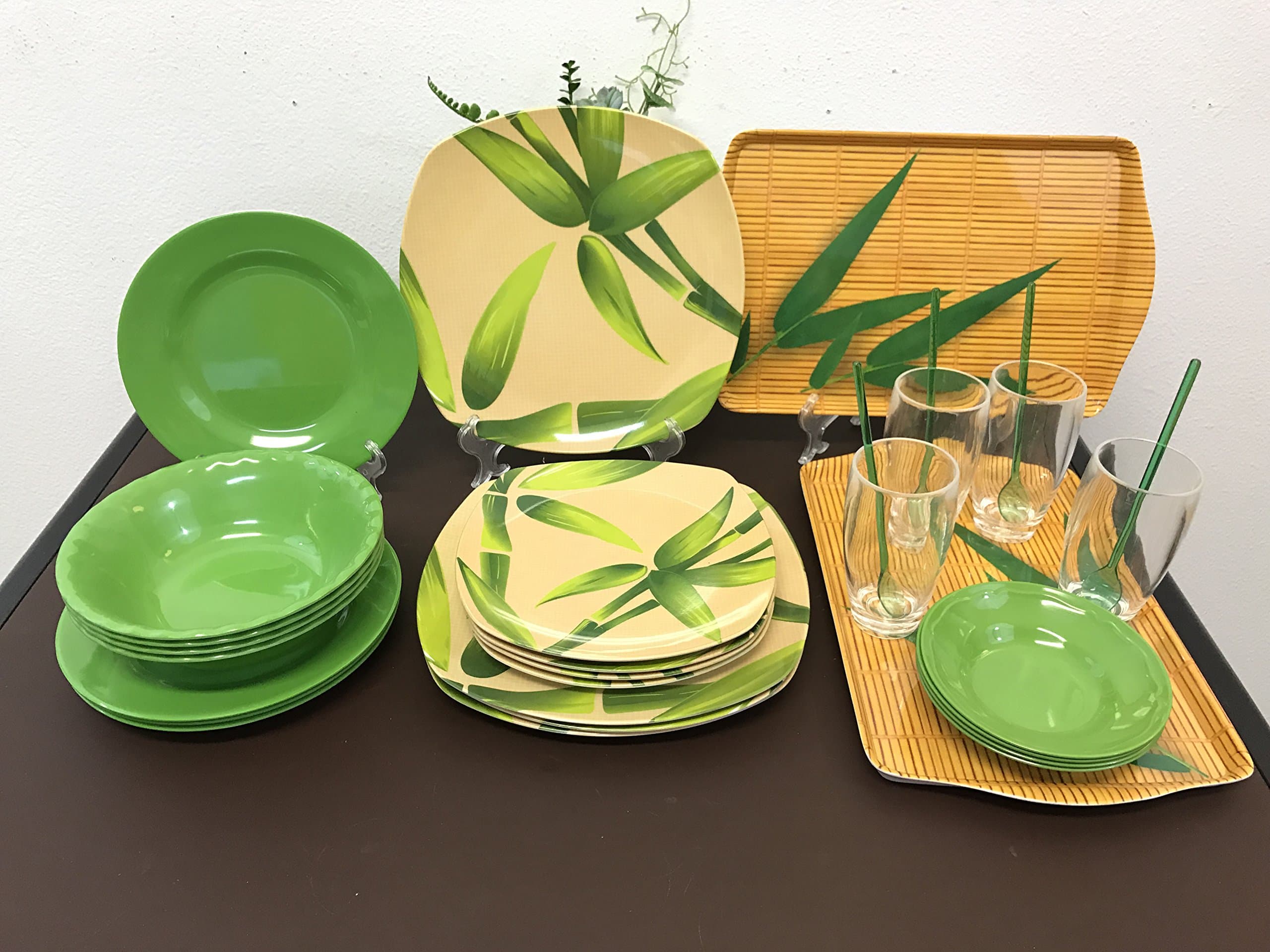 MrTableware 30-Piece Melamine Dinnerware Green Bamboo Mix Set Bowl Plate
