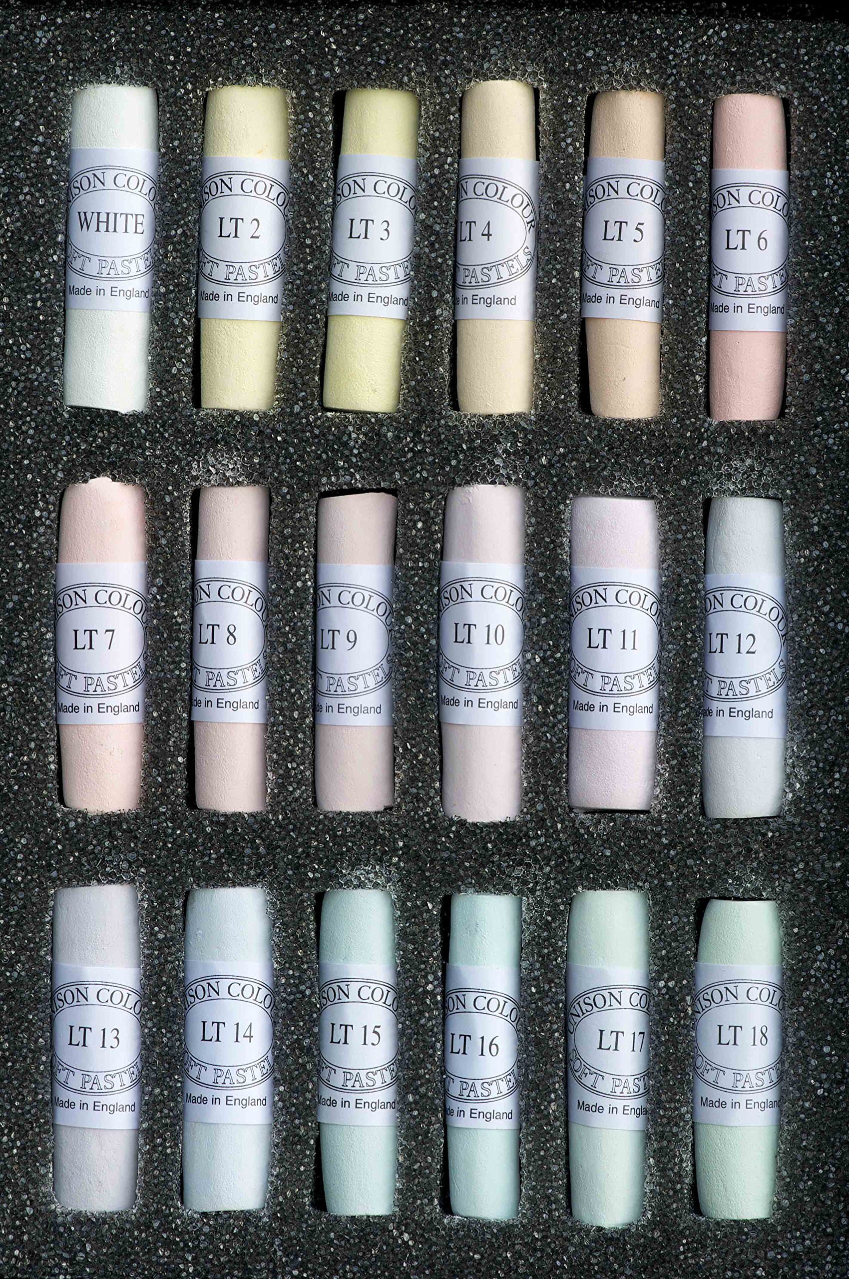 Unison Colour Soft Pastels Hand Made Light 18 Set