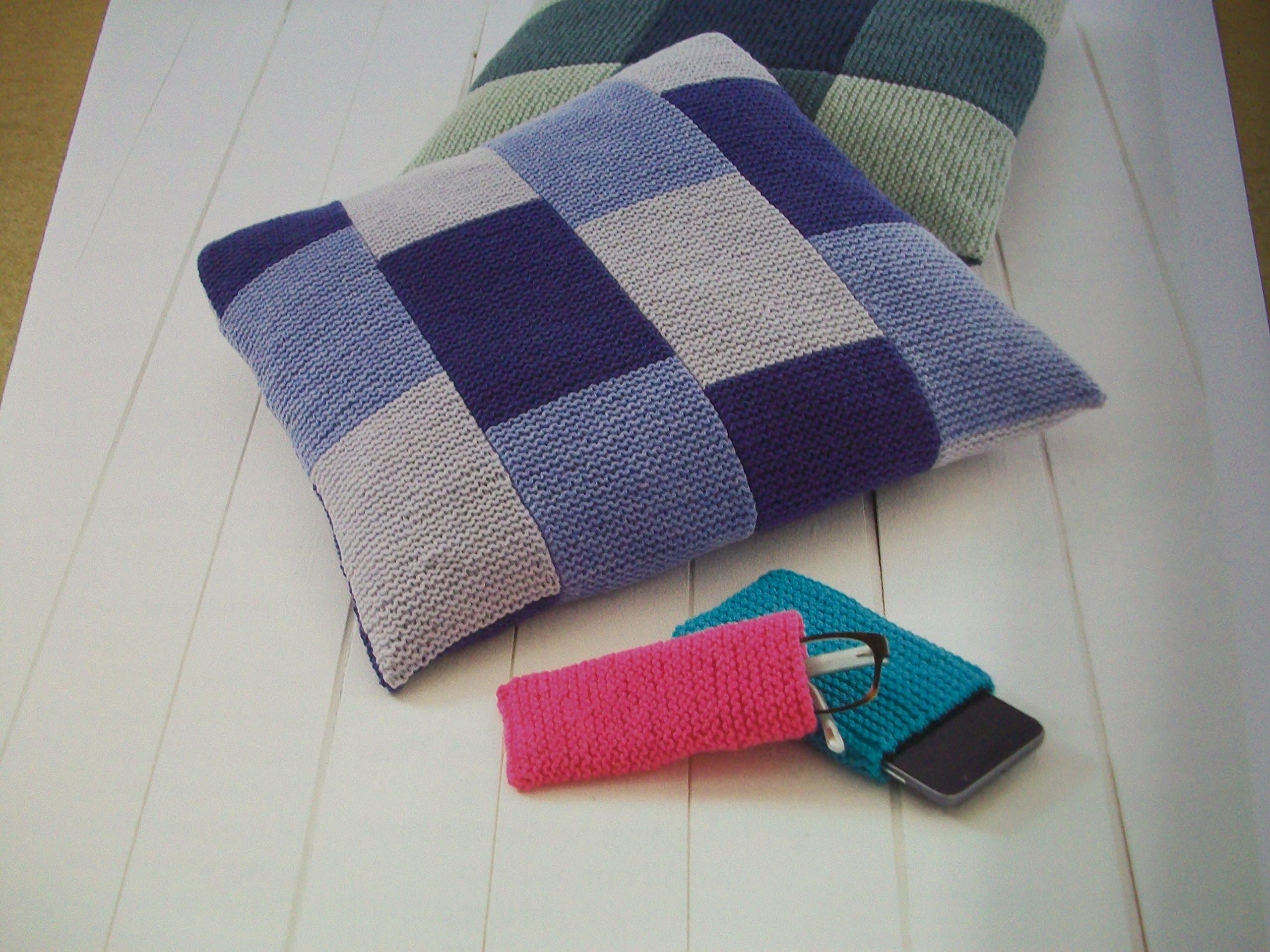 UKHKA DK Knitting Pattern 154.Cushion Covers, Glasses Case & Mobile Cover. Easy knit For Beginners